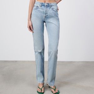 Zara Straight Leg Jeans Mid Rise Burton Fly Light